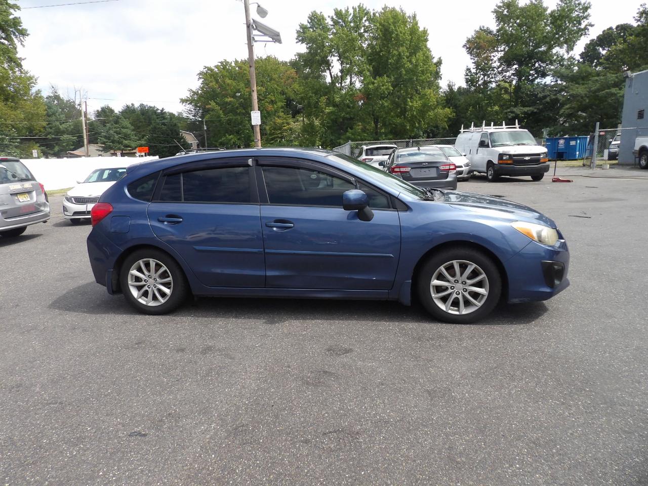 Subaru Impreza Wagon 5dr Auto 2.0i Premium 2013