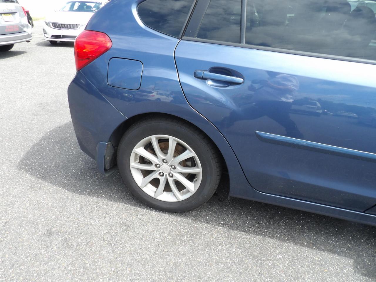 Subaru Impreza Wagon 5dr Auto 2.0i Premium 2013