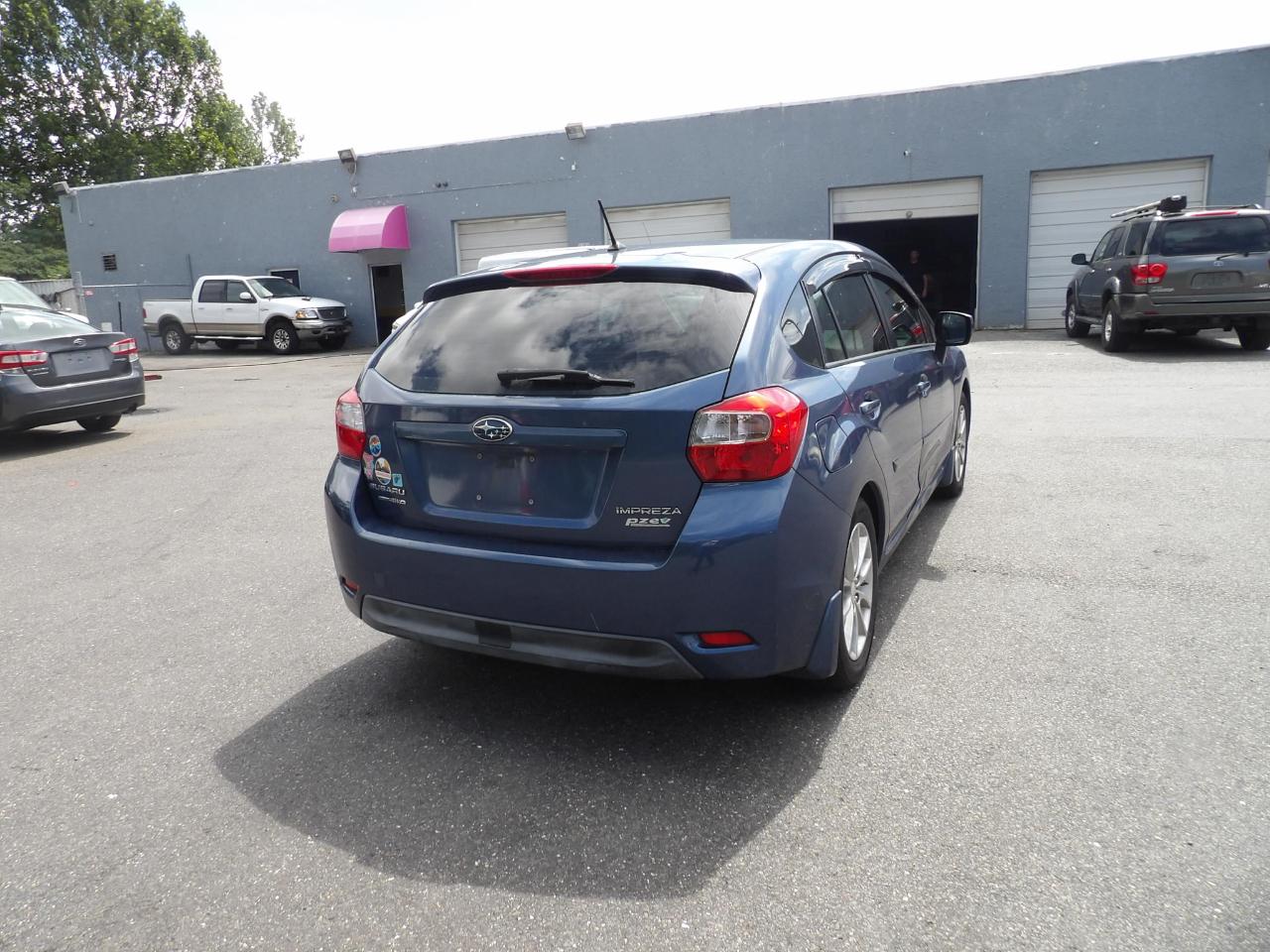 Subaru Impreza Wagon 5dr Auto 2.0i Premium 2013