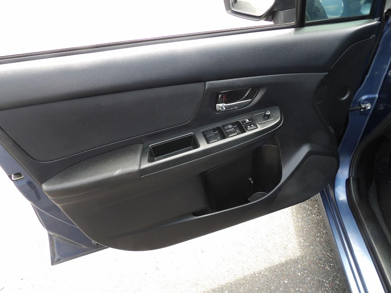 Subaru Impreza Wagon 5dr Auto 2.0i Premium 2013