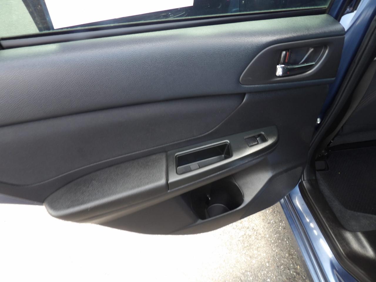 Subaru Impreza Wagon 5dr Auto 2.0i Premium 2013