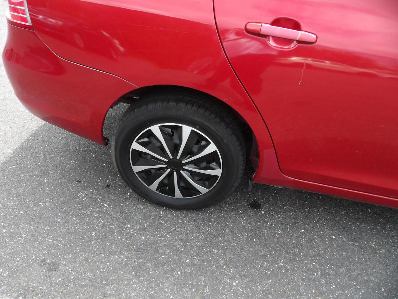 Toyota Yaris 4dr Sdn Man (Natl) 2010