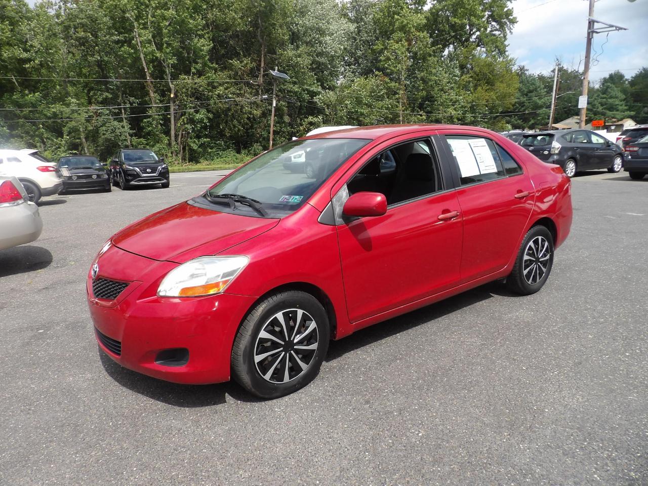Toyota Yaris 4dr Sdn Man (Natl) 2010