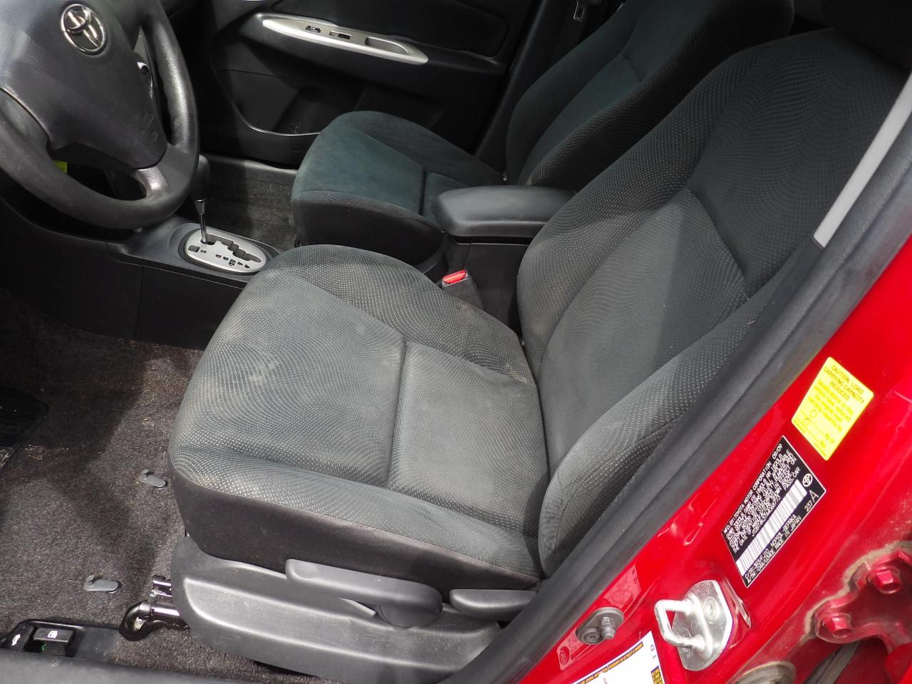Toyota Yaris 4dr Sdn Man (Natl) 2010