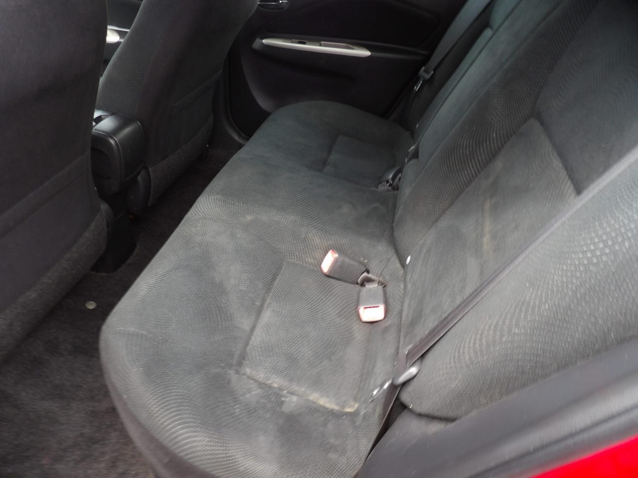 Toyota Yaris 4dr Sdn Man (Natl) 2010