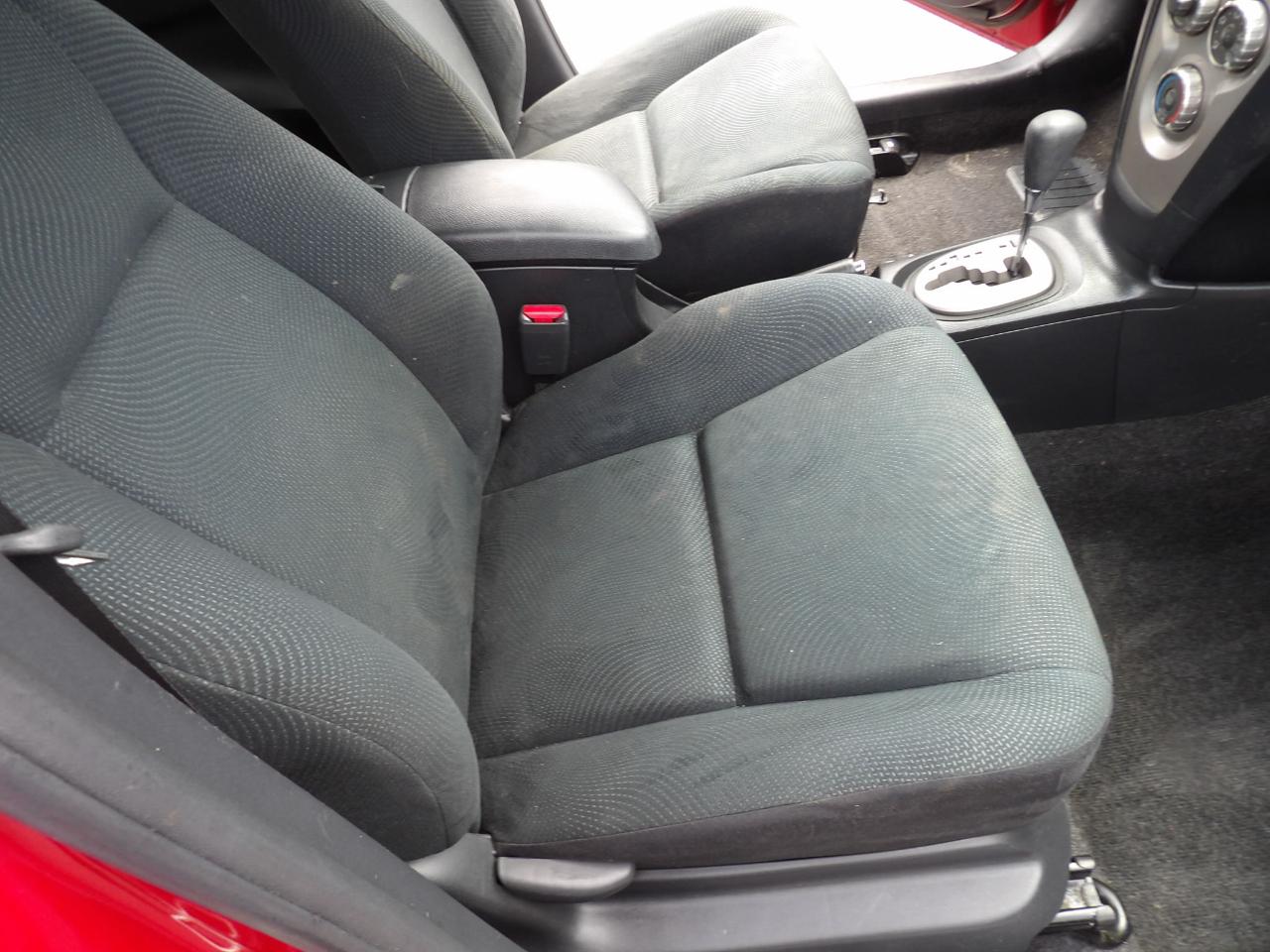 Toyota Yaris 4dr Sdn Man (Natl) 2010