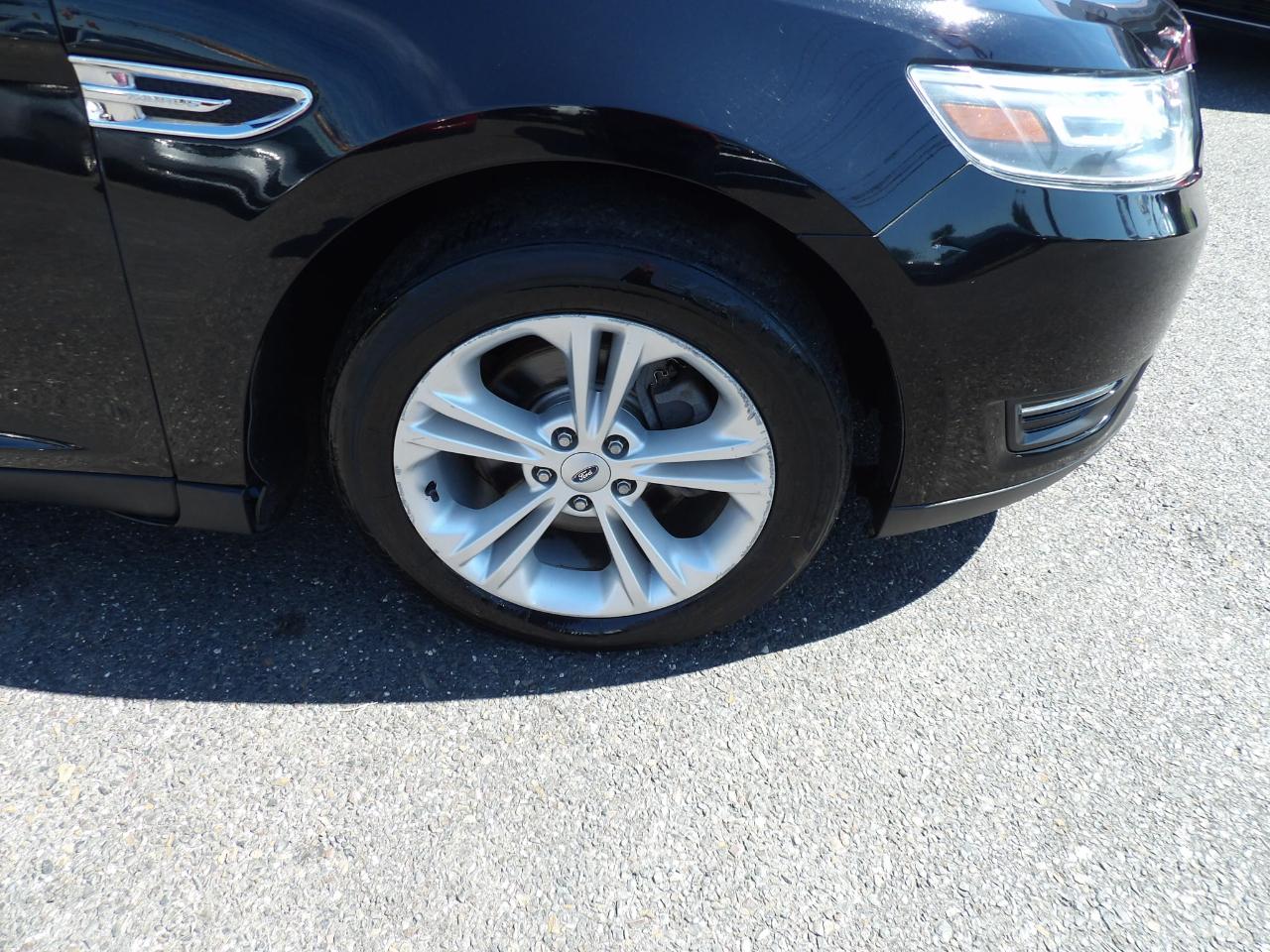 Ford Taurus SEL FWD 2017