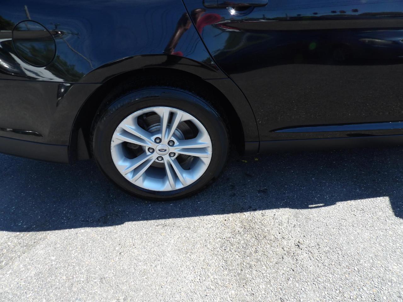 Ford Taurus SEL FWD 2017