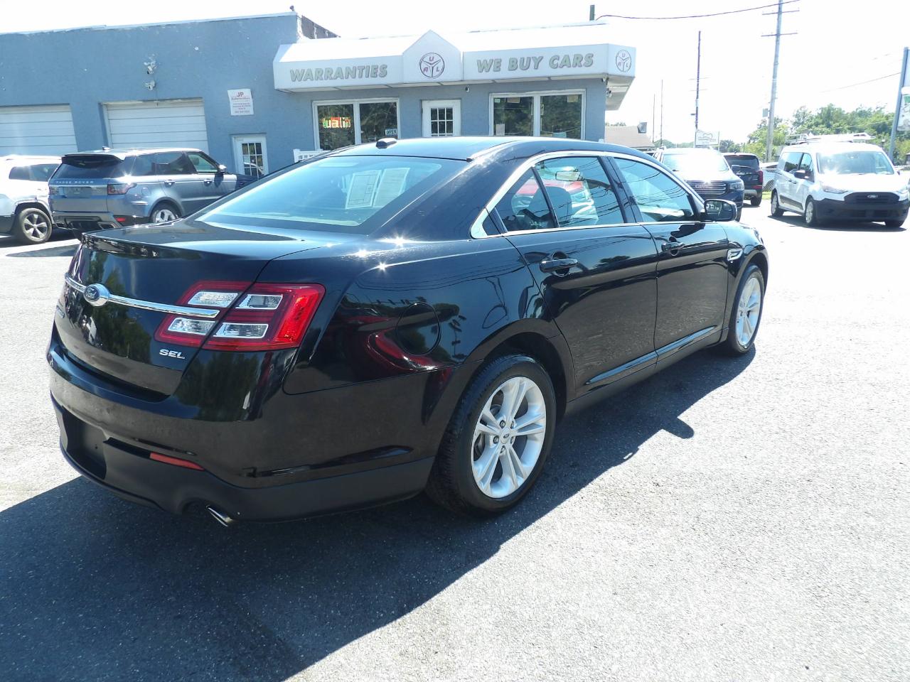 Ford Taurus SEL FWD 2017