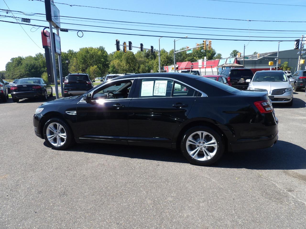 Ford Taurus SEL FWD 2017