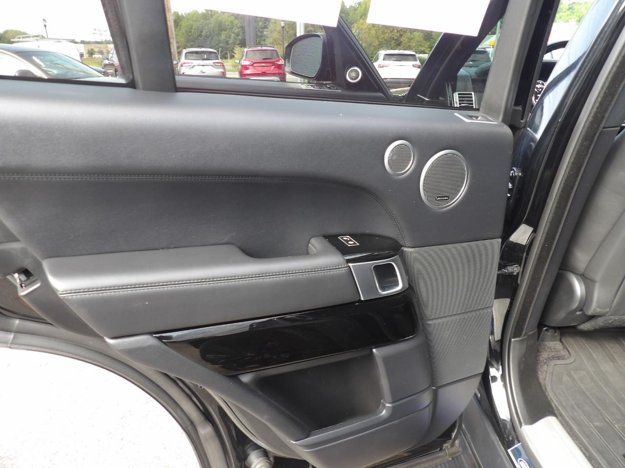 Land Rover Range Rover 4WD 4dr HSE 2015