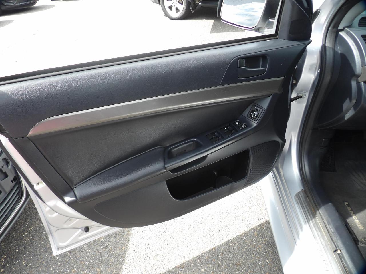Mitsubishi Lancer Sportback 5dr Sportback ES FWD 2012