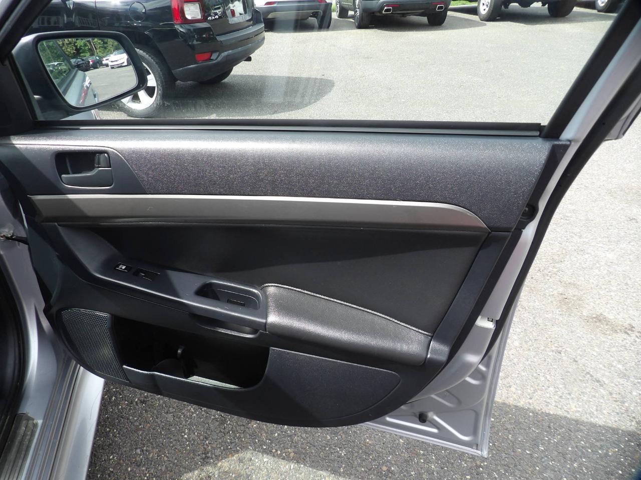 Mitsubishi Lancer Sportback 5dr Sportback ES FWD 2012