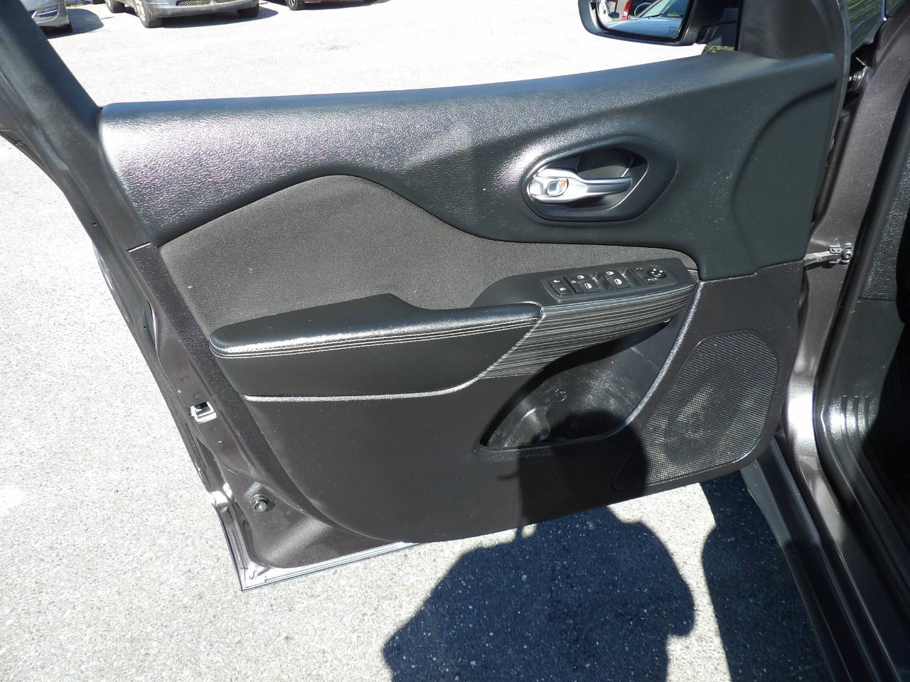 Jeep Cherokee 4WD 4dr Latitude 2015