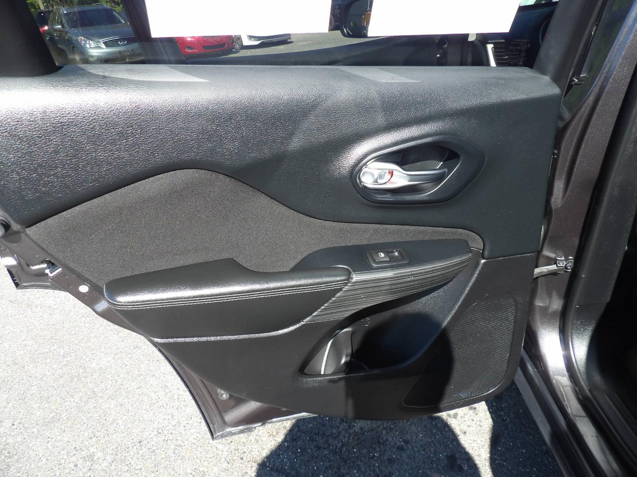 Jeep Cherokee 4WD 4dr Latitude 2015