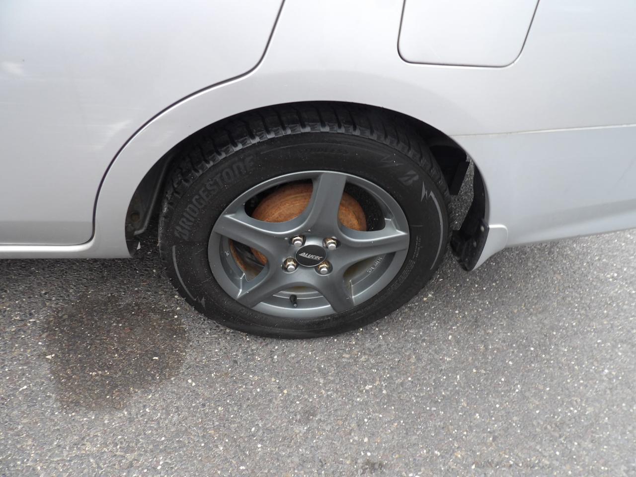 Nissan Versa 4dr Sdn CVT 1.6 SV 2015