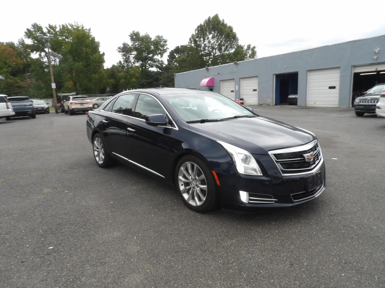Cadillac XTS 4dr Sdn Luxury AWD 2017
