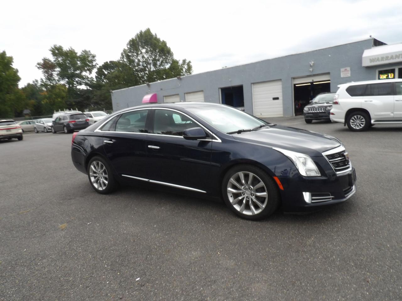 Cadillac XTS 4dr Sdn Luxury AWD 2017