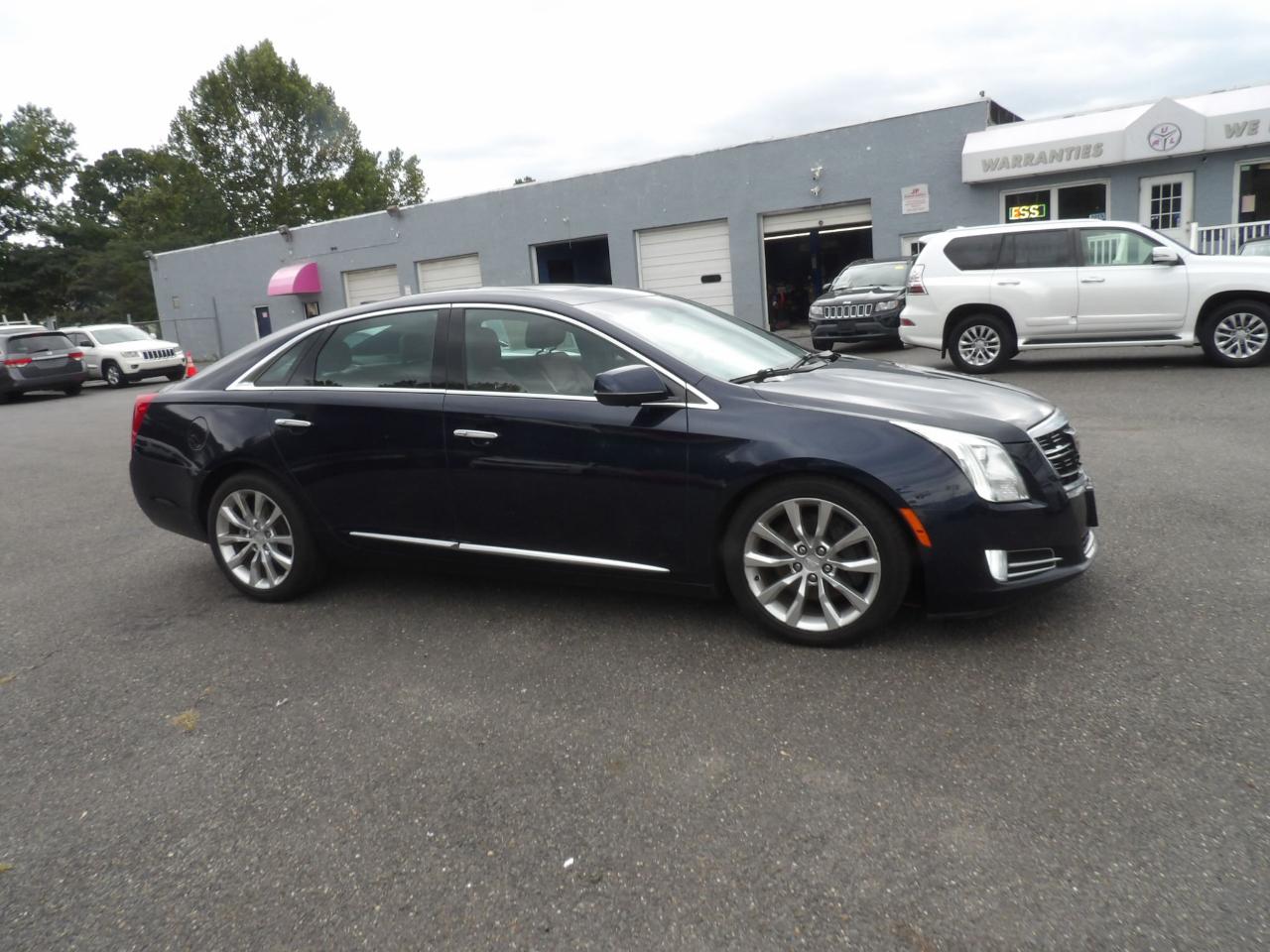 Cadillac XTS 4dr Sdn Luxury AWD 2017