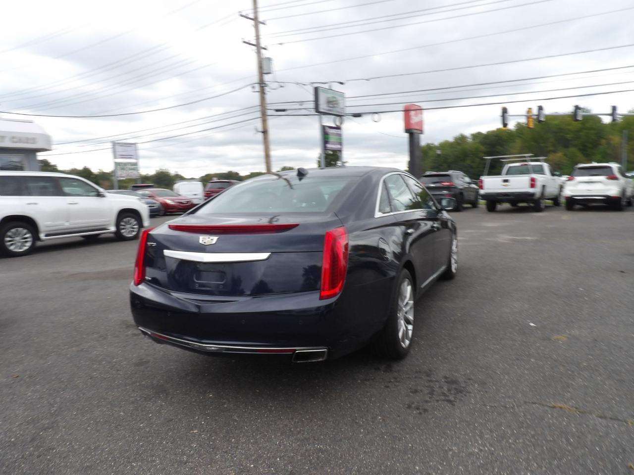 Cadillac XTS 4dr Sdn Luxury AWD 2017
