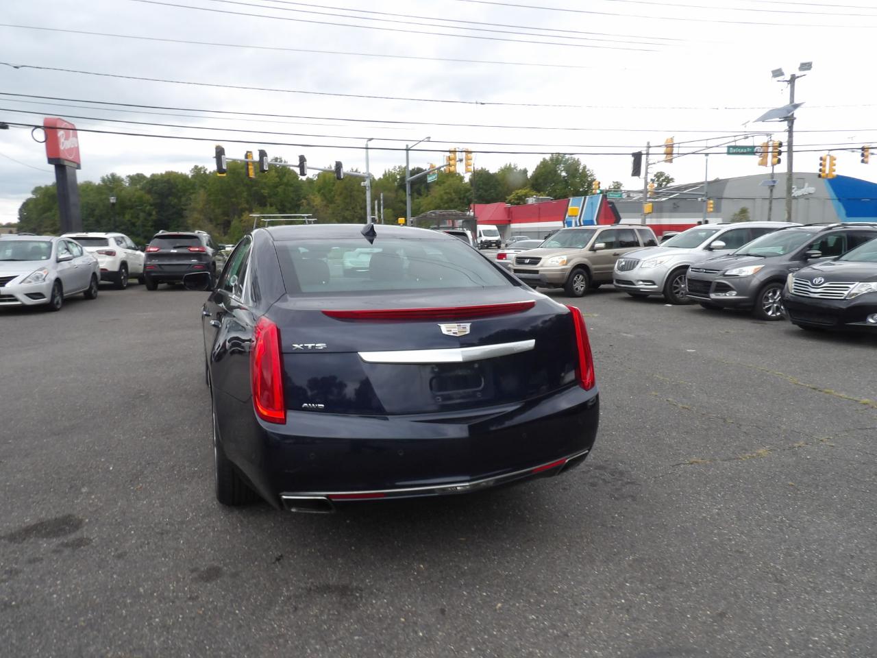 Cadillac XTS 4dr Sdn Luxury AWD 2017