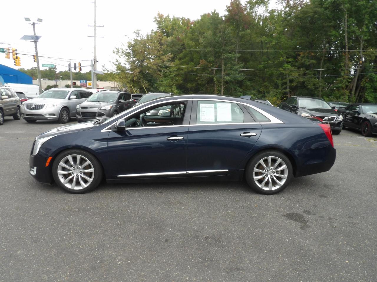 Cadillac XTS 4dr Sdn Luxury AWD 2017