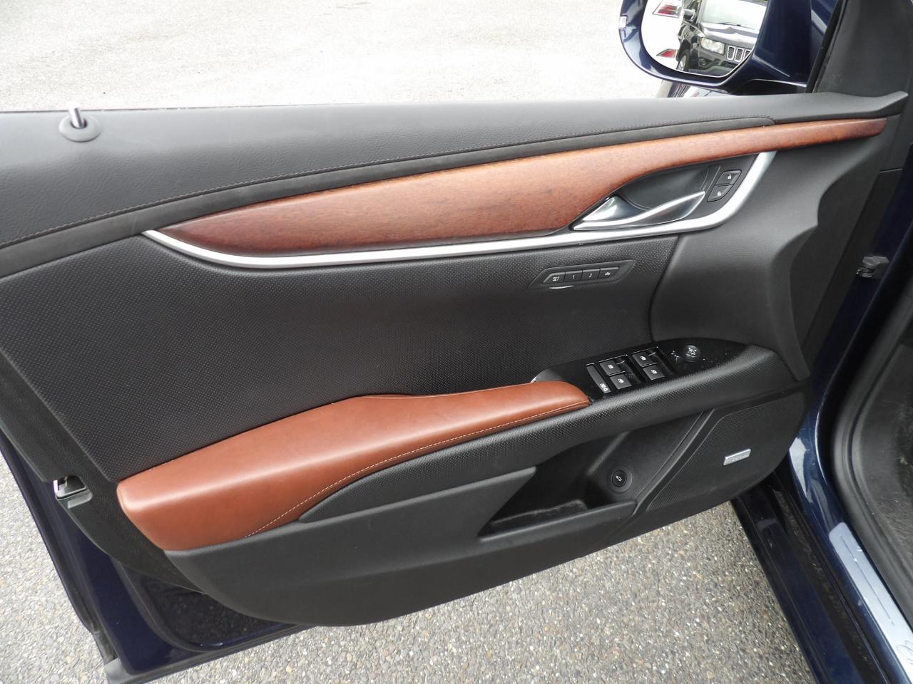 Cadillac XTS 4dr Sdn Luxury AWD 2017