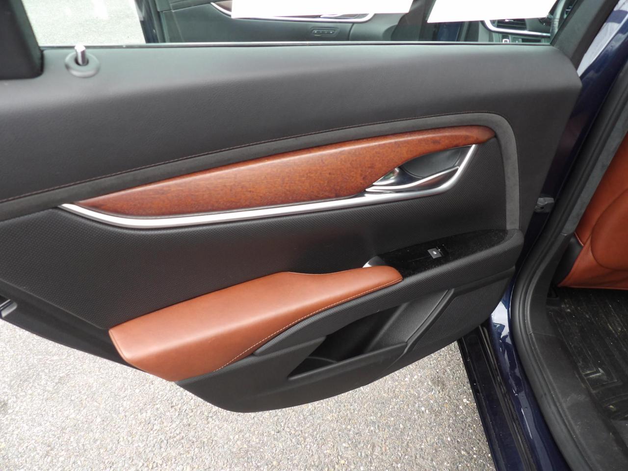 Cadillac XTS 4dr Sdn Luxury AWD 2017