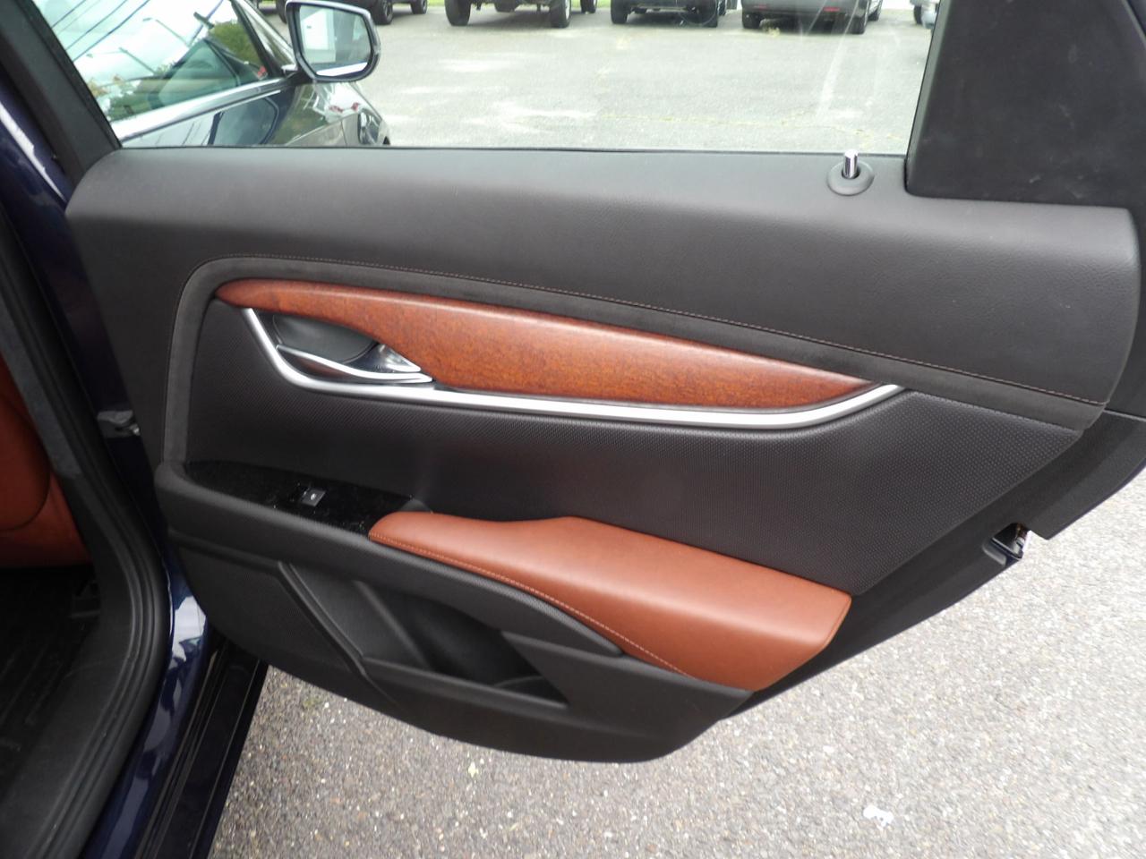 Cadillac XTS 4dr Sdn Luxury AWD 2017