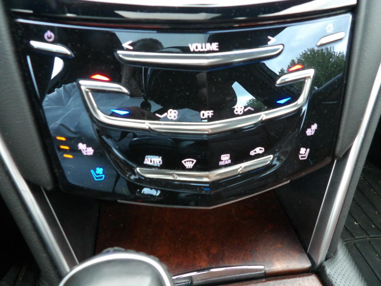 Cadillac XTS 4dr Sdn Luxury AWD 2017