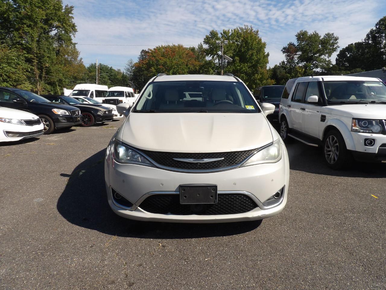 Chrysler Pacifica Touring-L Plus FWD 2017