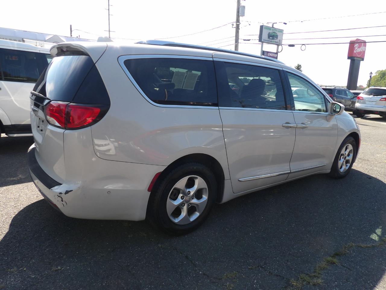 Chrysler Pacifica Touring-L Plus FWD 2017