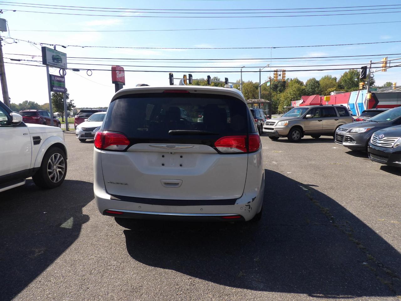 Chrysler Pacifica Touring-L Plus FWD 2017