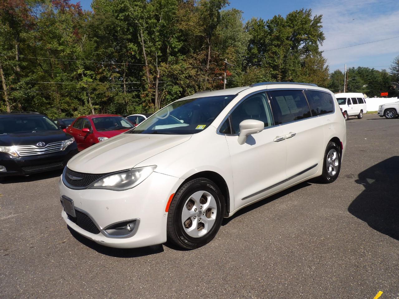 Chrysler Pacifica Touring-L Plus FWD 2017