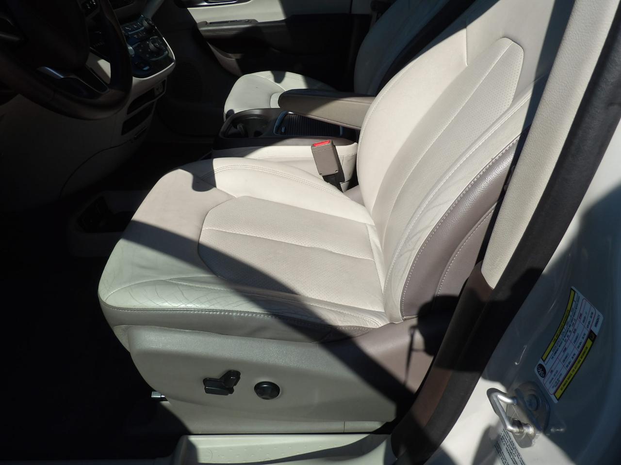 Chrysler Pacifica Touring-L Plus FWD 2017