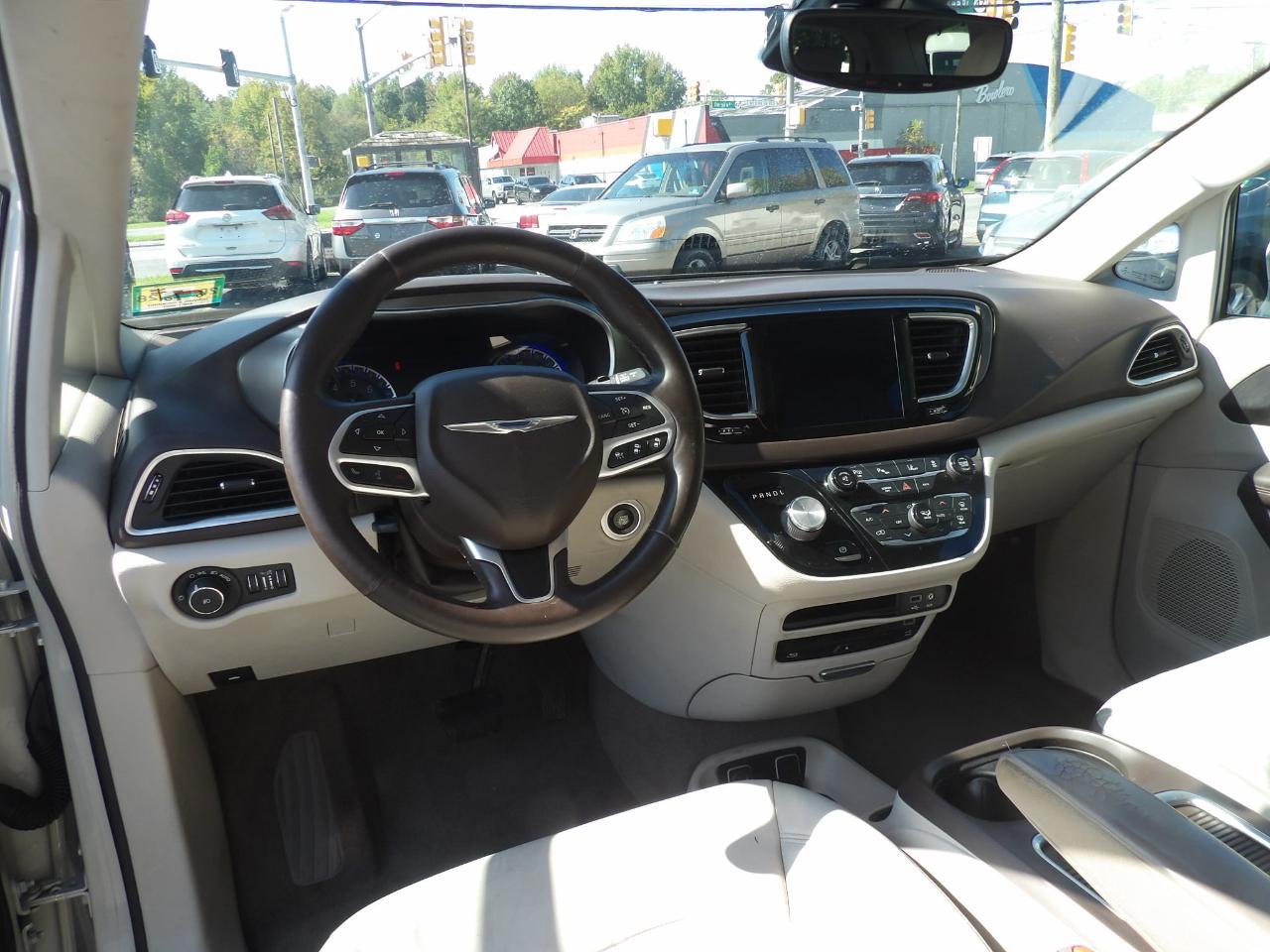 Chrysler Pacifica Touring-L Plus FWD 2017