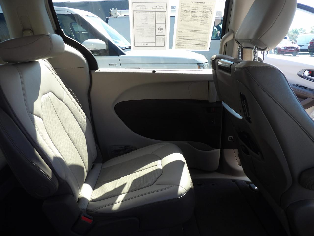 Chrysler Pacifica Touring-L Plus FWD 2017