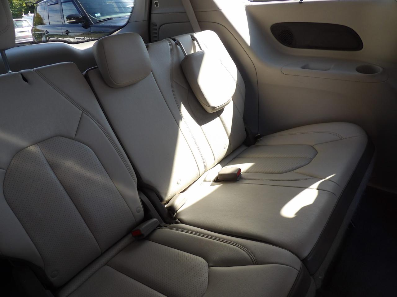 Chrysler Pacifica Touring-L Plus FWD 2017