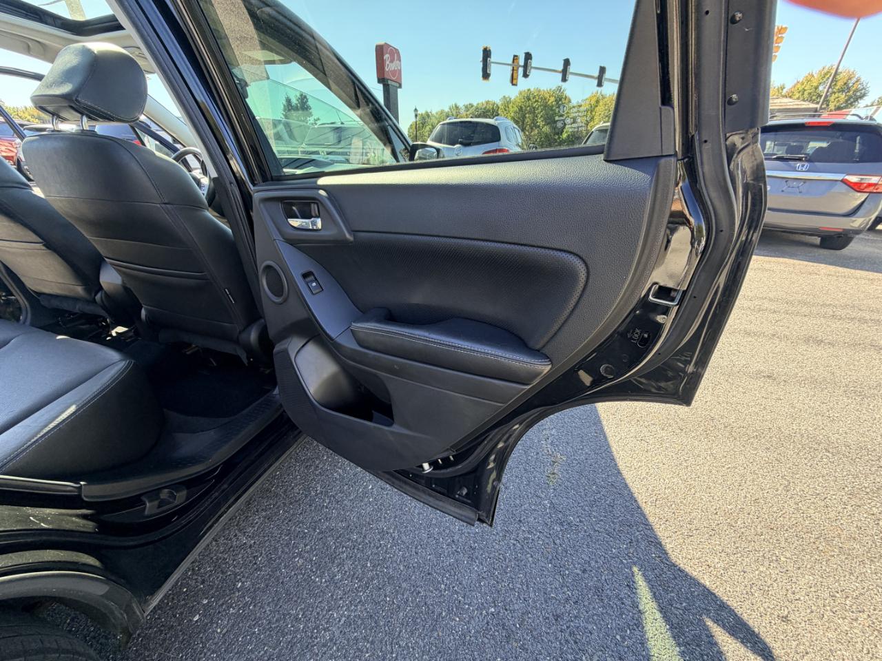 Subaru Forester 4dr Auto 2.5i Touring PZEV 2014