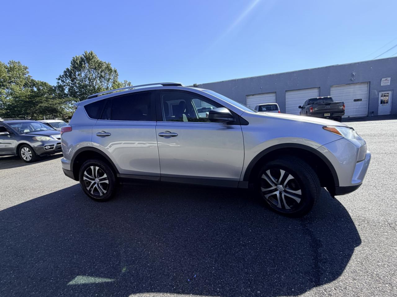 Toyota RAV4 AWD 4dr LE (Natl) 2016