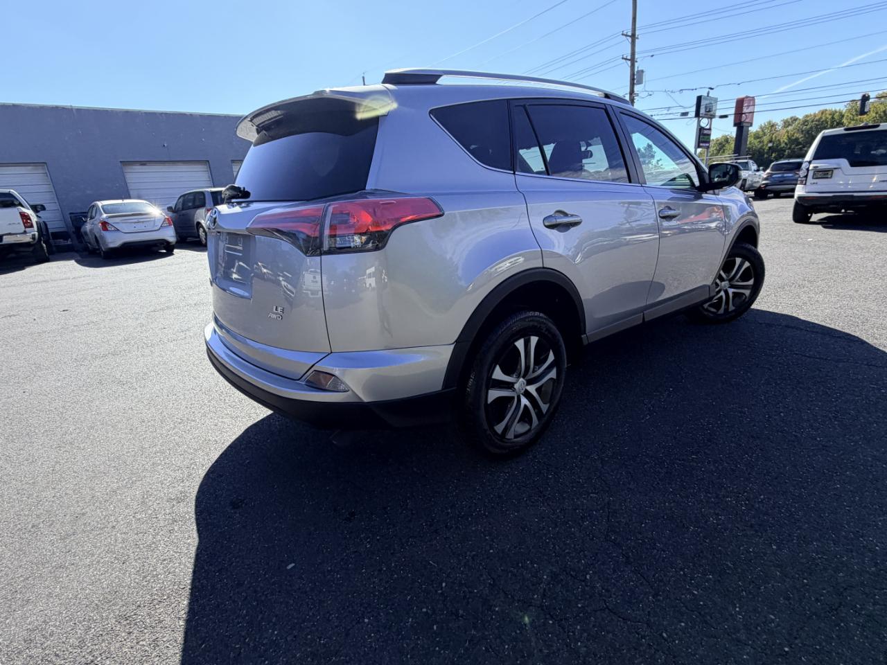 Toyota RAV4 AWD 4dr LE (Natl) 2016