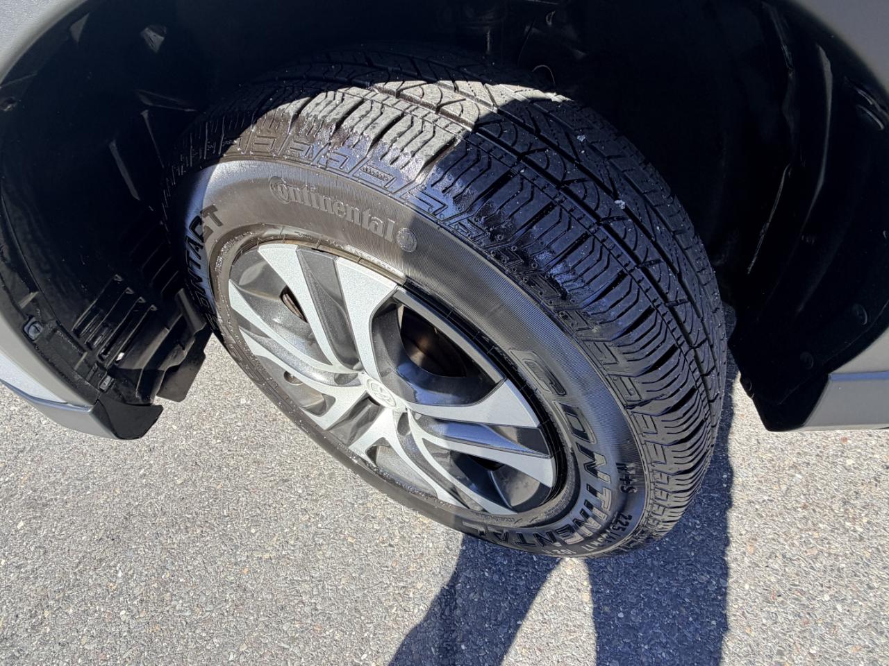 Toyota RAV4 AWD 4dr LE (Natl) 2016