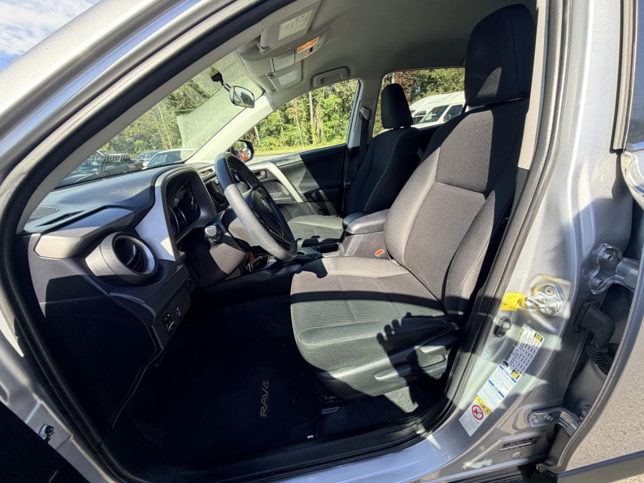 Toyota RAV4 AWD 4dr LE (Natl) 2016
