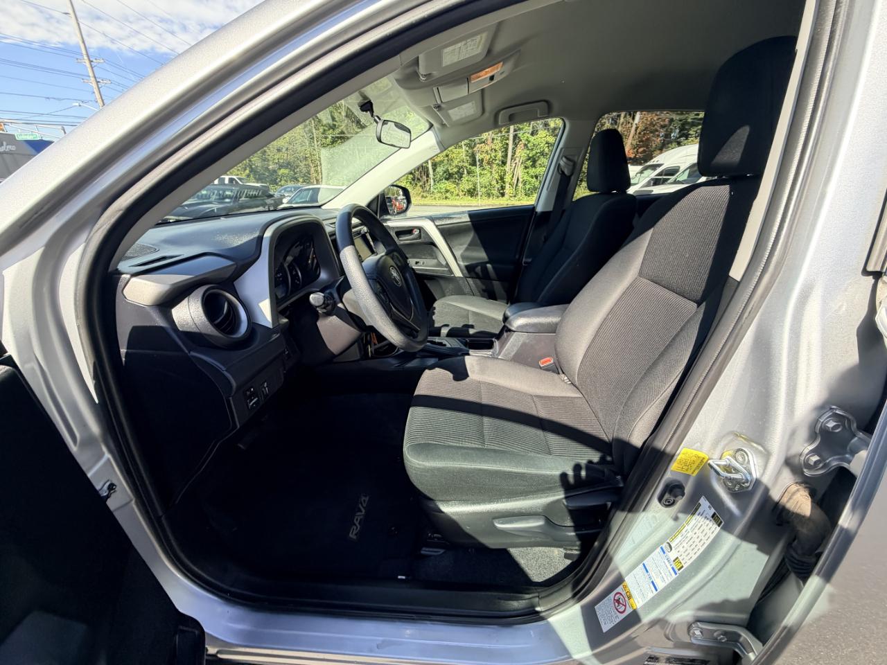Toyota RAV4 AWD 4dr LE (Natl) 2016