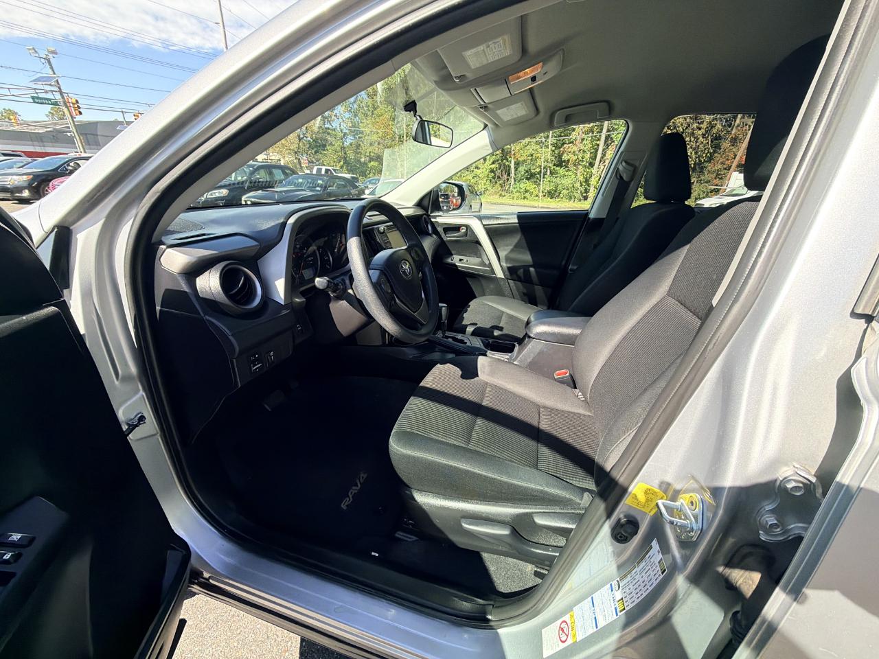 Toyota RAV4 AWD 4dr LE (Natl) 2016