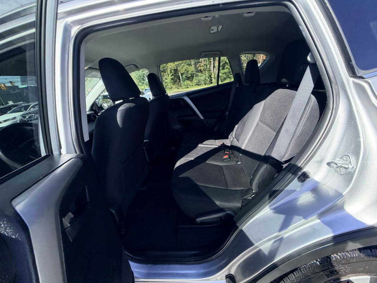 Toyota RAV4 AWD 4dr LE (Natl) 2016