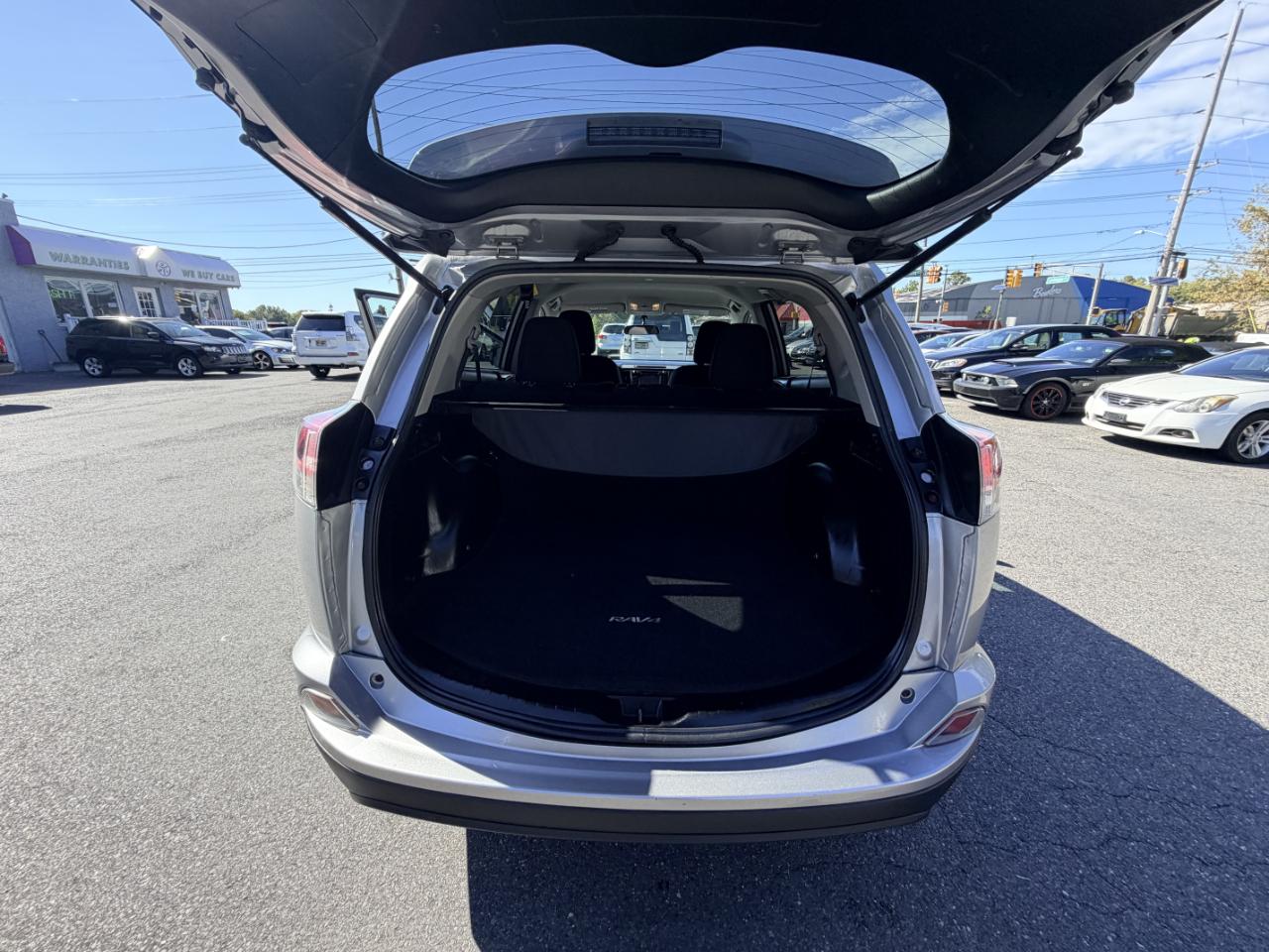 Toyota RAV4 AWD 4dr LE (Natl) 2016