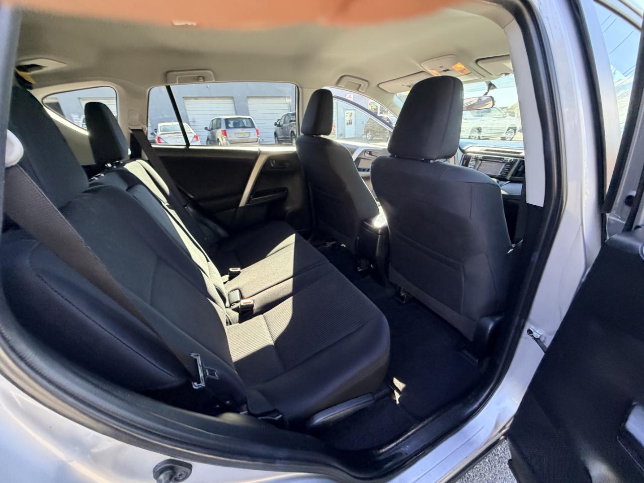 Toyota RAV4 AWD 4dr LE (Natl) 2016