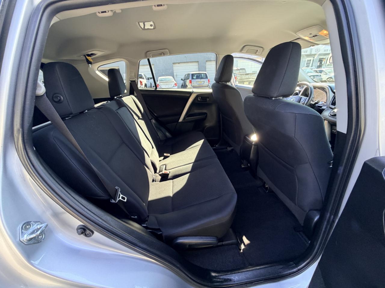 Toyota RAV4 AWD 4dr LE (Natl) 2016