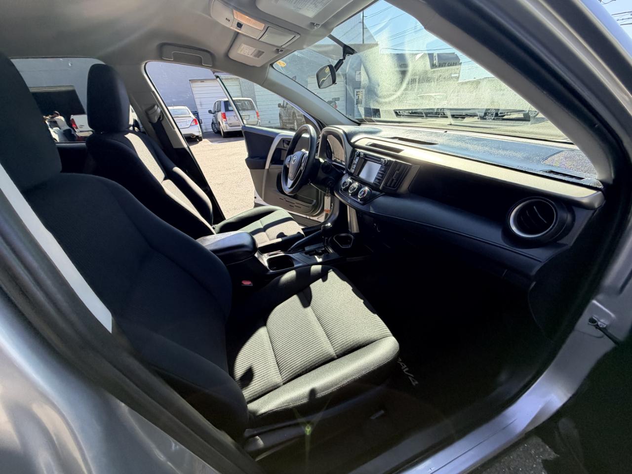 Toyota RAV4 AWD 4dr LE (Natl) 2016